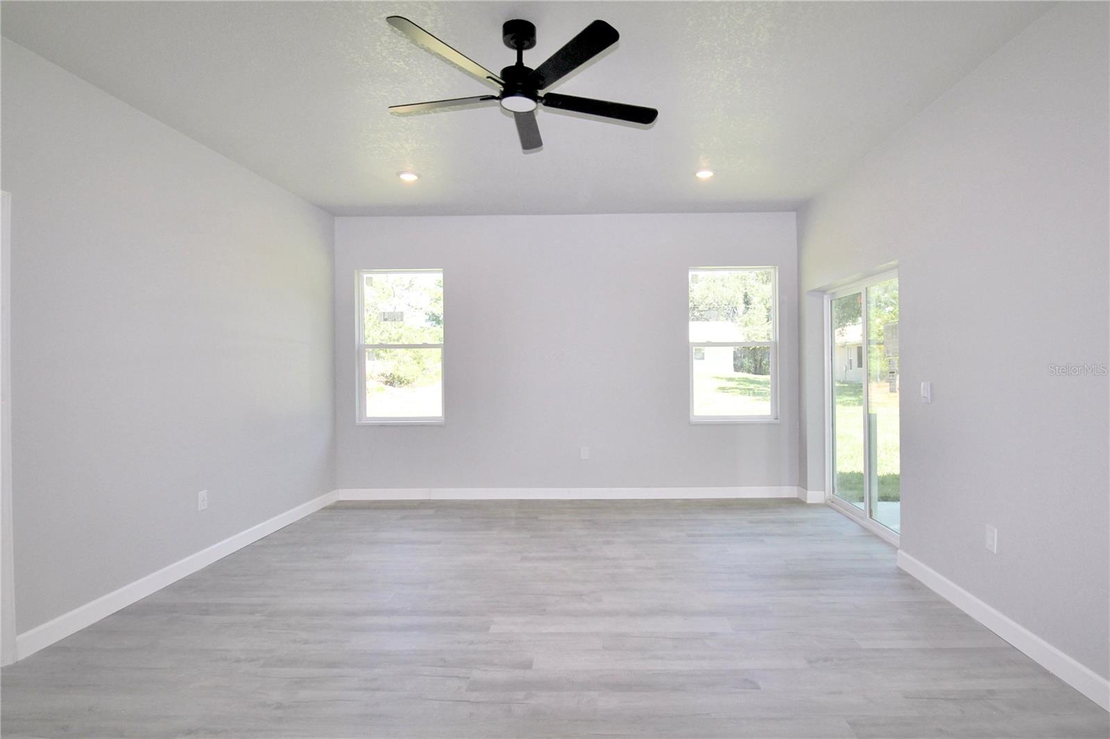 Image 17 of 41 For 4000 Garienda Avenue