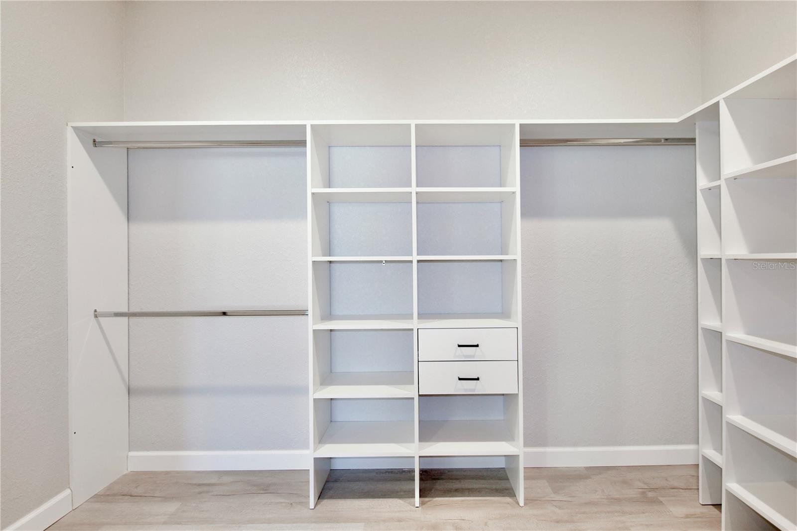 Image 20 of 41 For 4000 Garienda Avenue