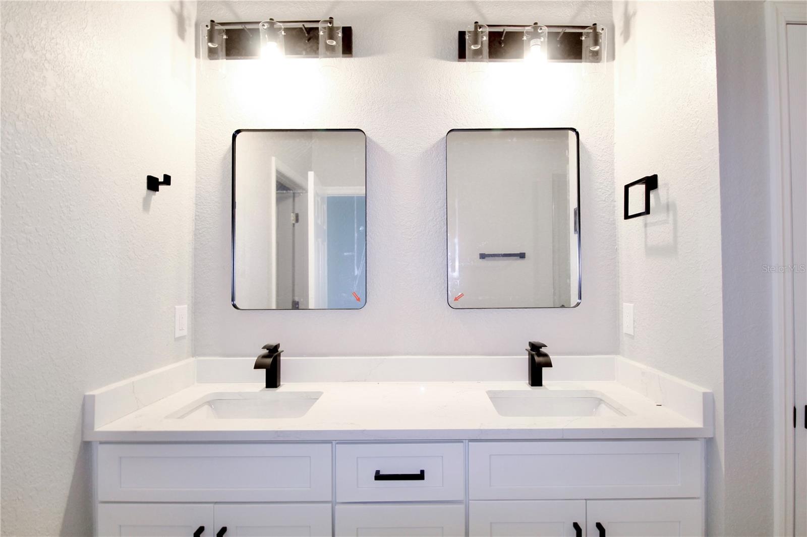 Image 24 of 41 For 4000 Garienda Avenue