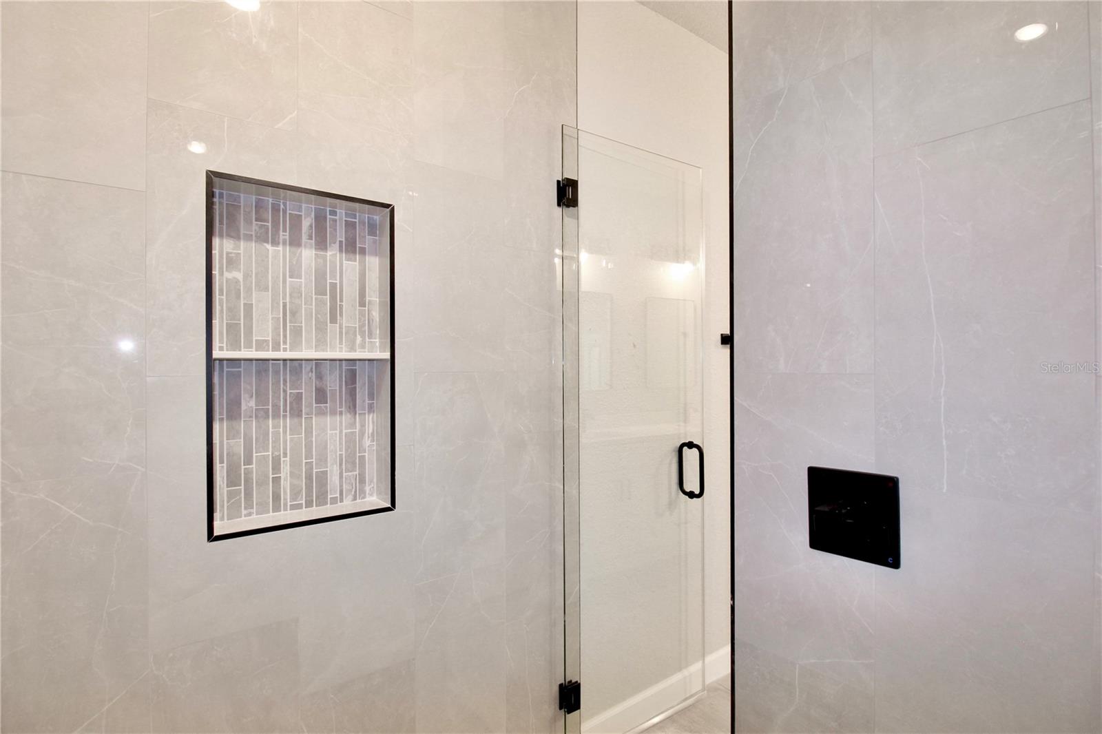 Image 25 of 41 For 4000 Garienda Avenue