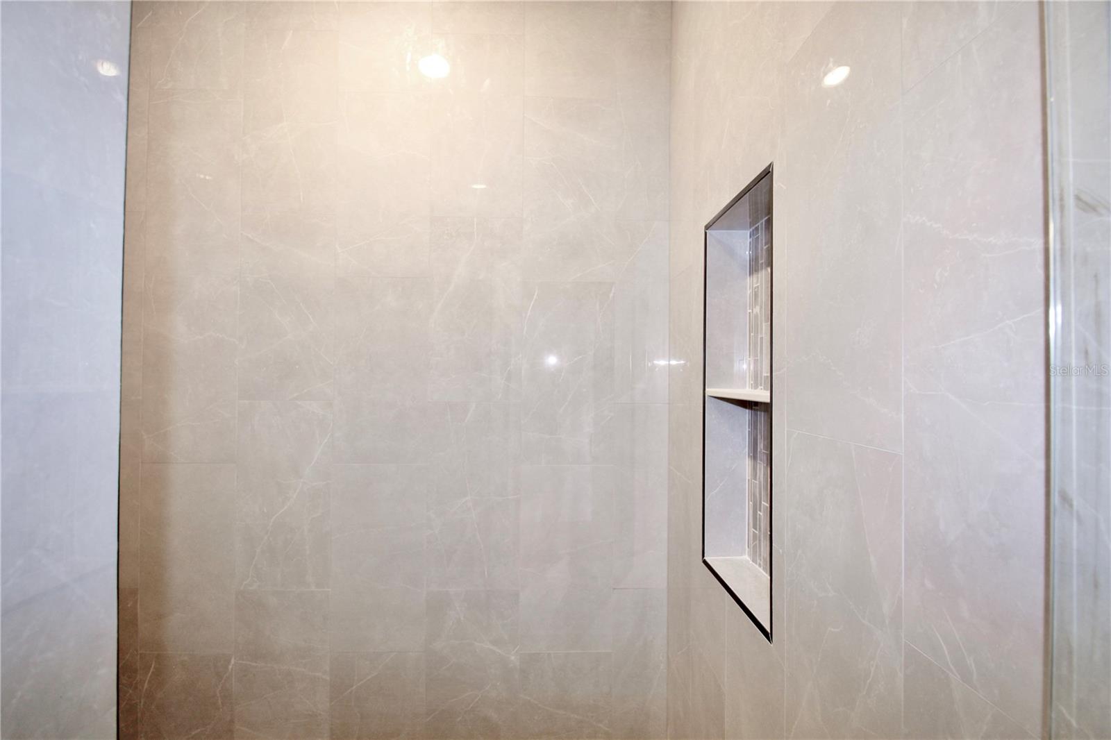 Image 26 of 41 For 4000 Garienda Avenue