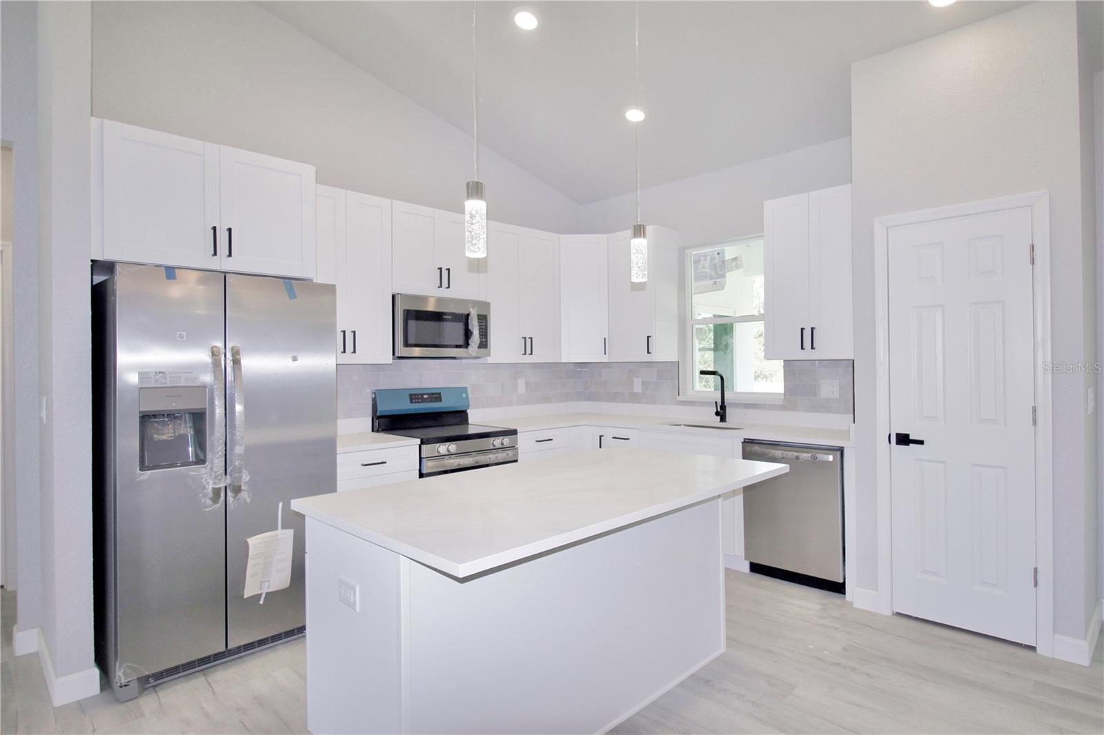 Image 3 of 41 For 4000 Garienda Avenue