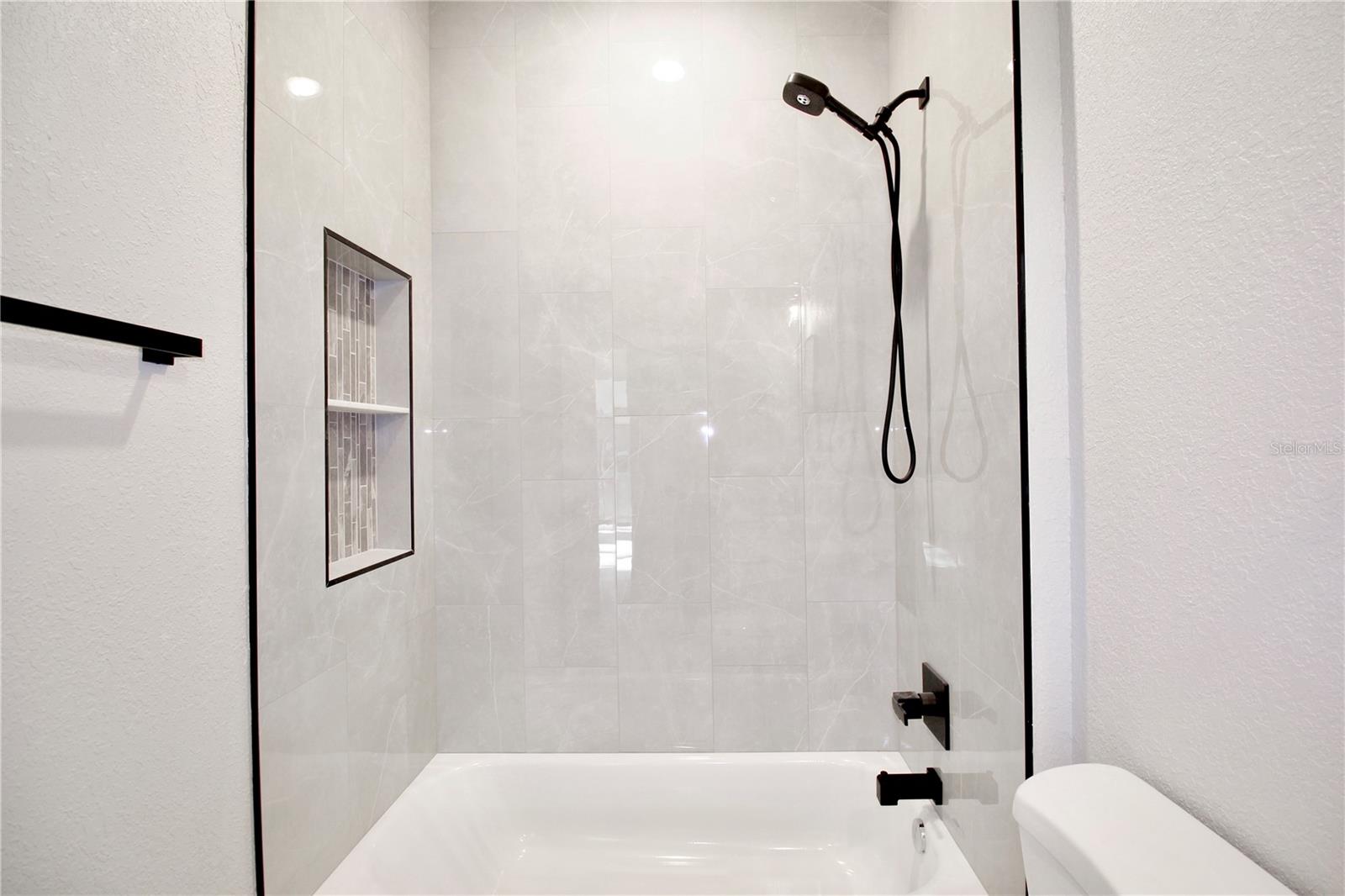 Image 30 of 41 For 4000 Garienda Avenue