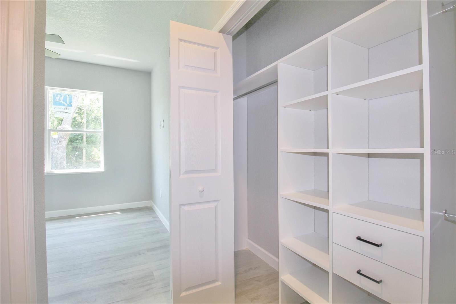 Image 35 of 41 For 4000 Garienda Avenue