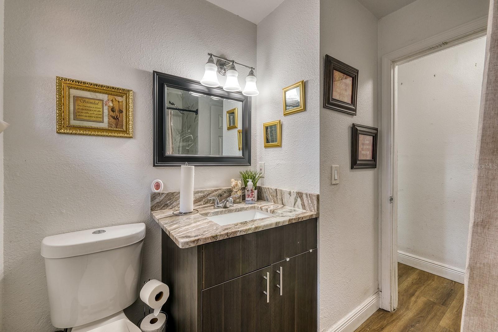 Listing photo id 19 for 5919 Luzon Drive