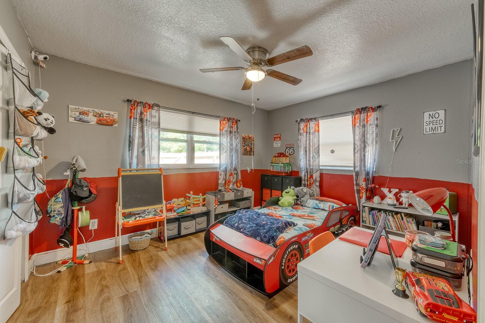 Listing photo id 20 for 5919 Luzon Drive