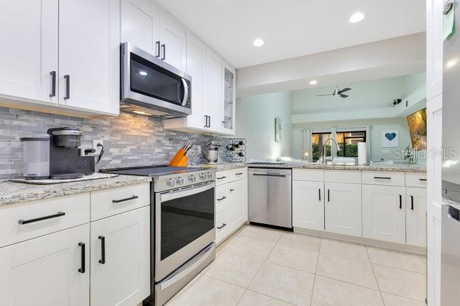 Image 7 of 14 For 8035 Bayside View Drive