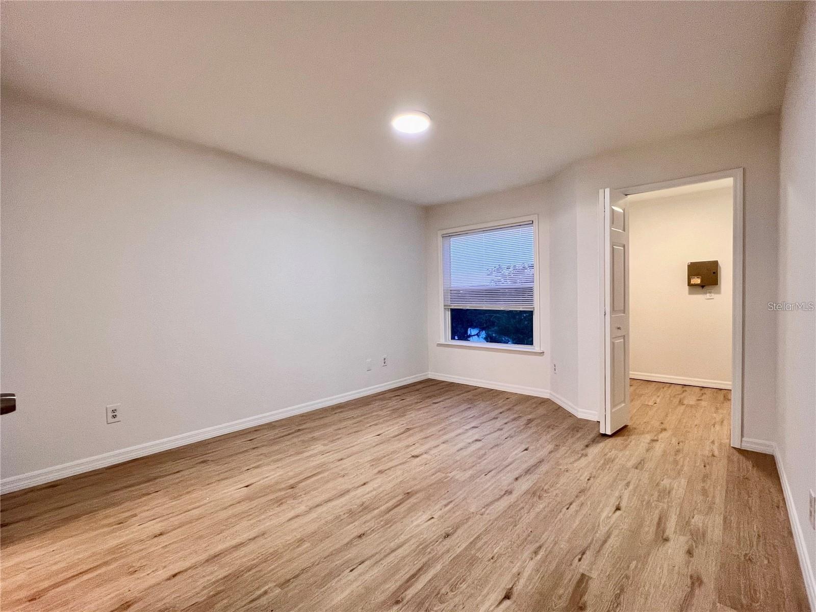 Image 13 of 24 For 7511 Seurat Street 10301