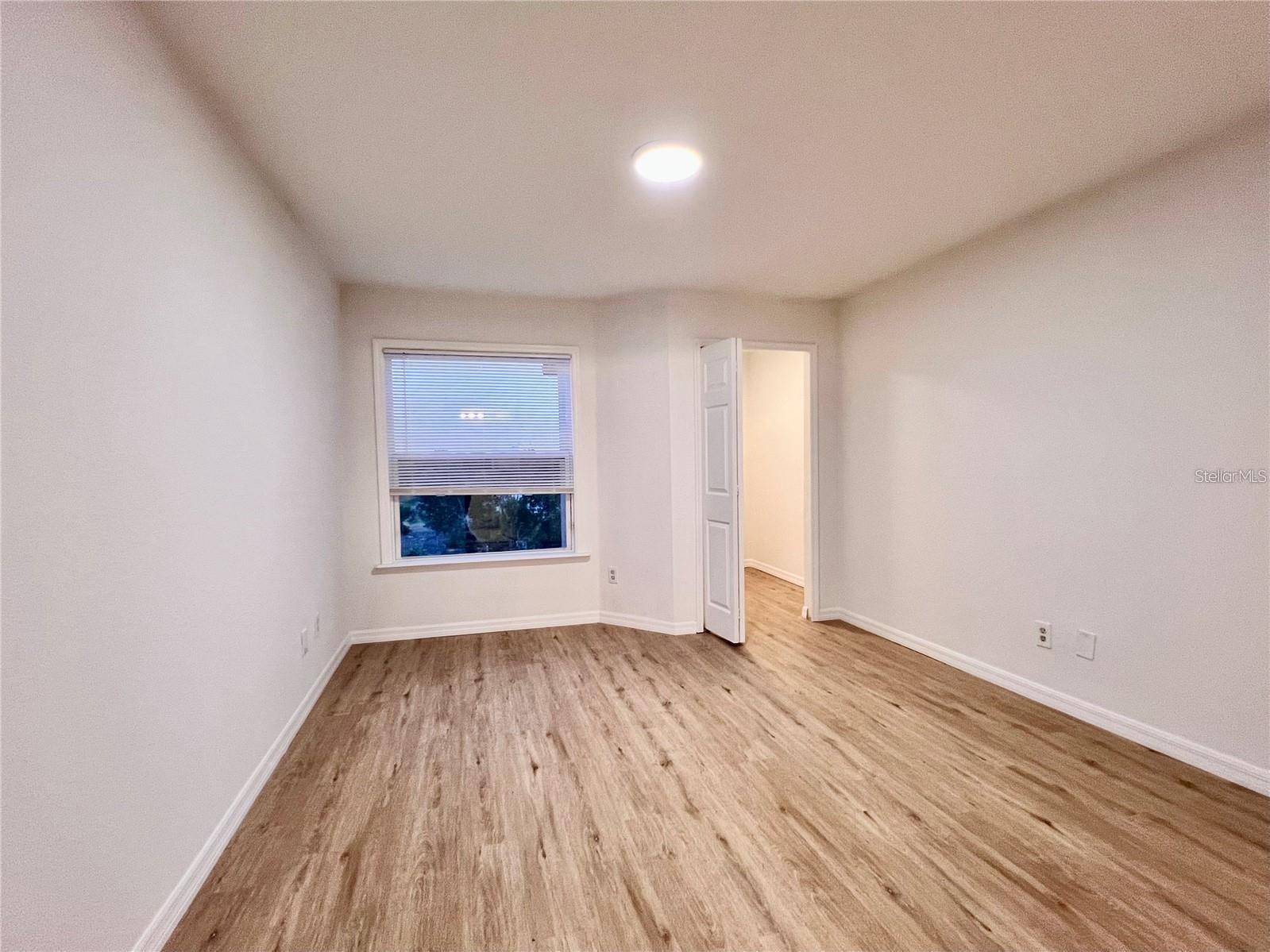 Image 14 of 24 For 7511 Seurat Street 10301