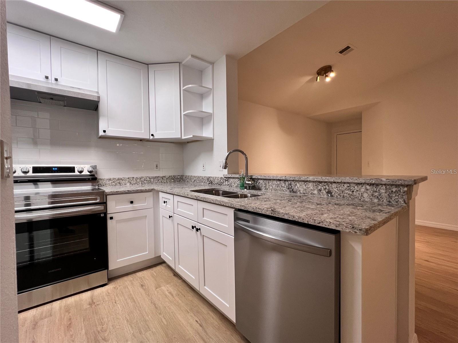 Image 6 of 24 For 7511 Seurat Street 10301