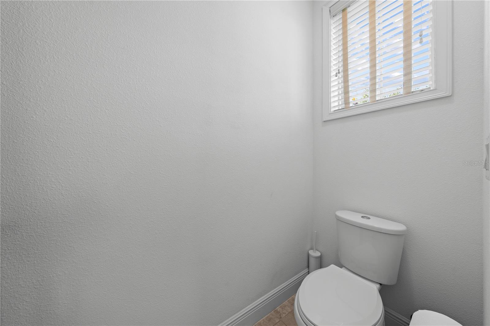 Image 17 of 100 For 14100 Tarvin Street