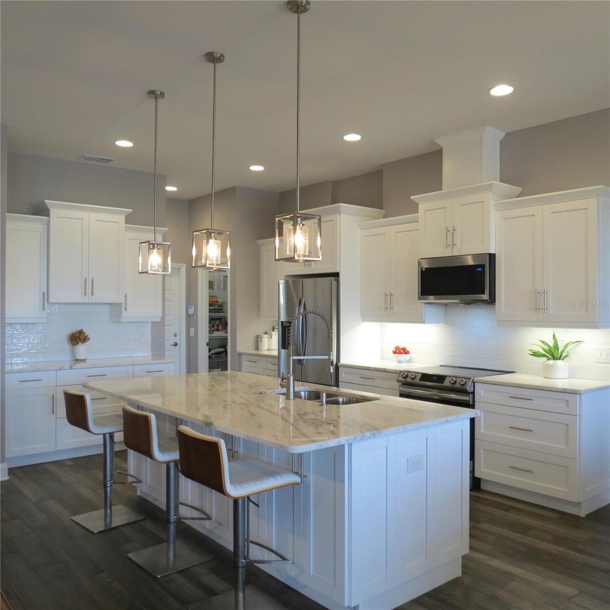 Image 10 of 46 For 6990 Bentridge Drive