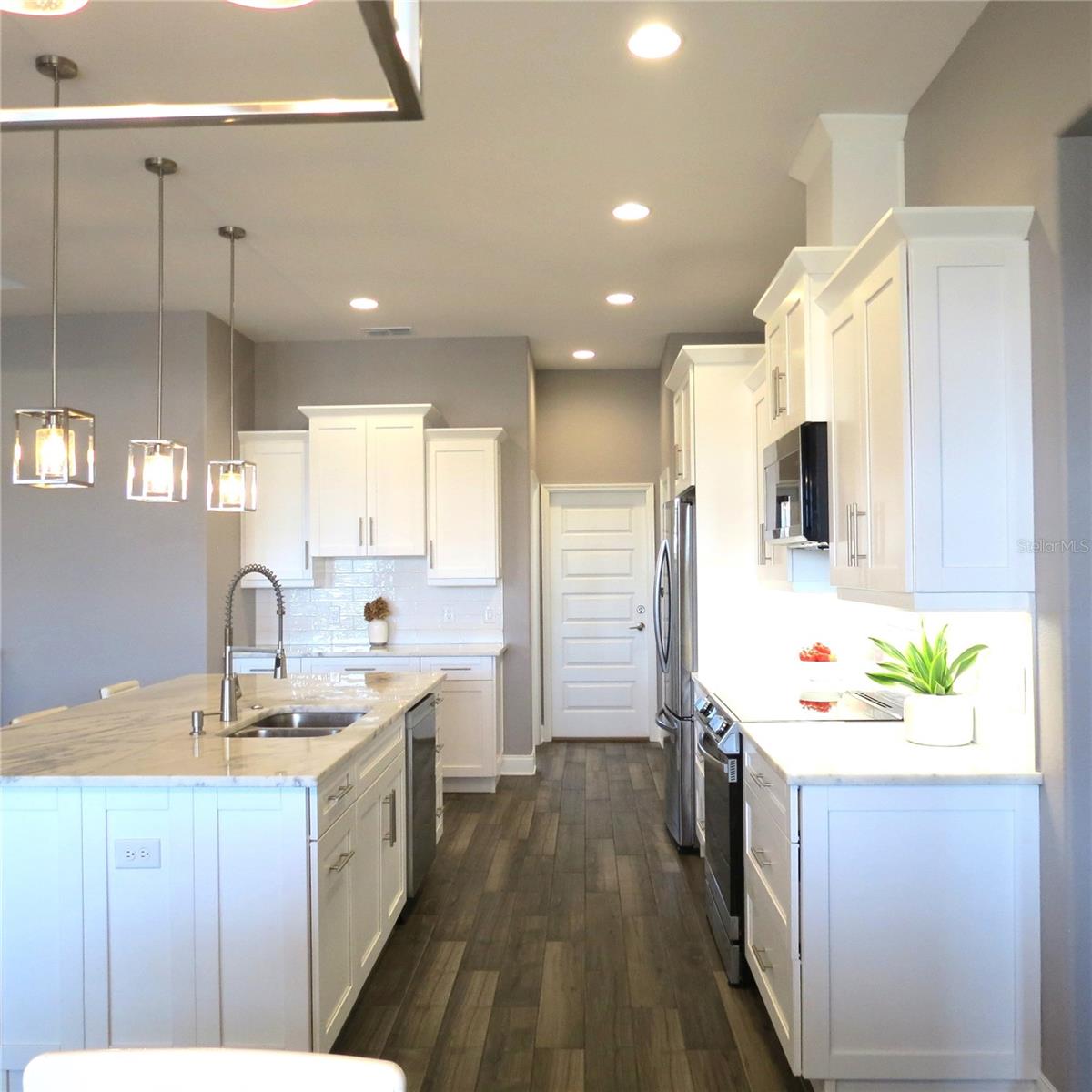 Image 11 of 46 For 6990 Bentridge Drive