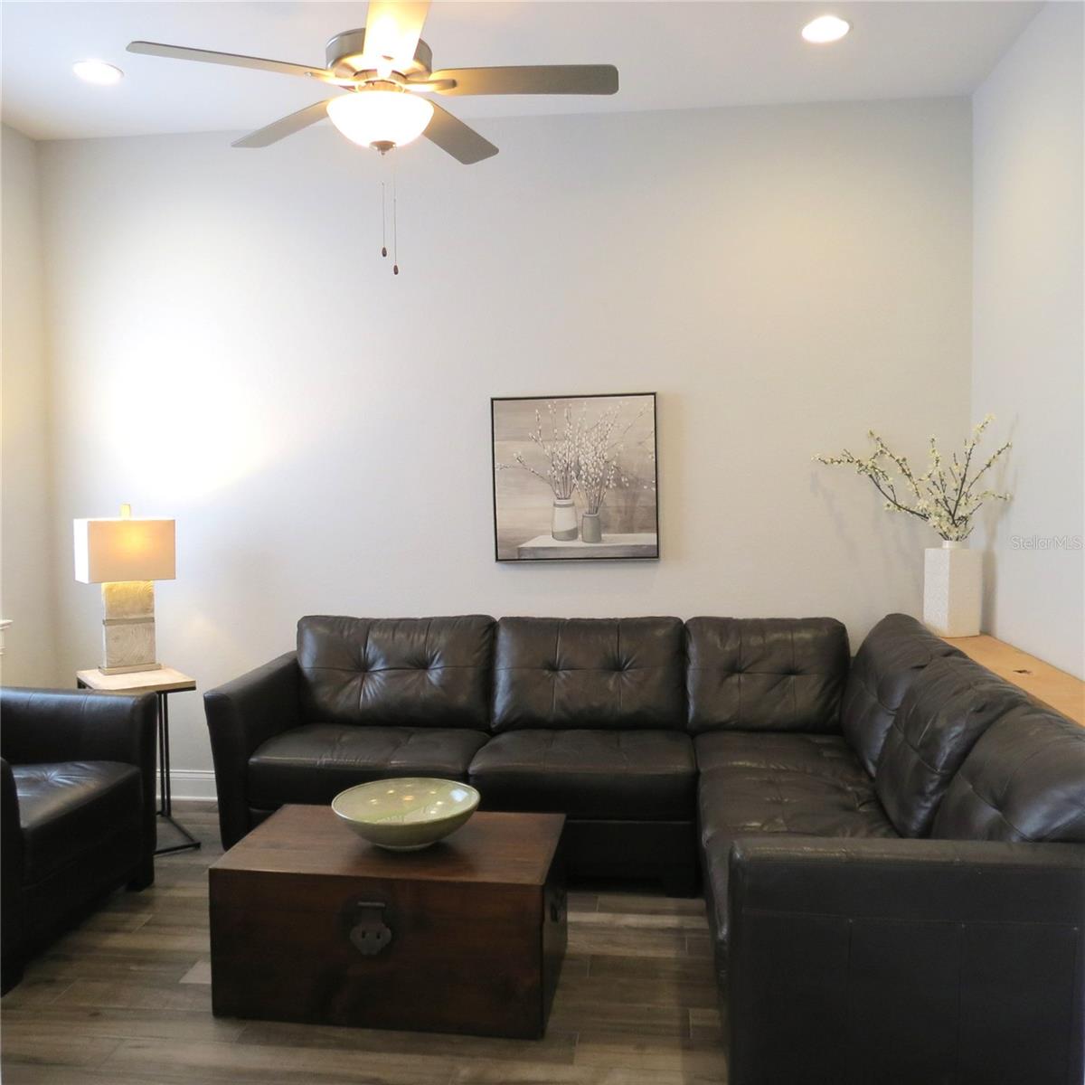 Image 13 of 46 For 6990 Bentridge Drive