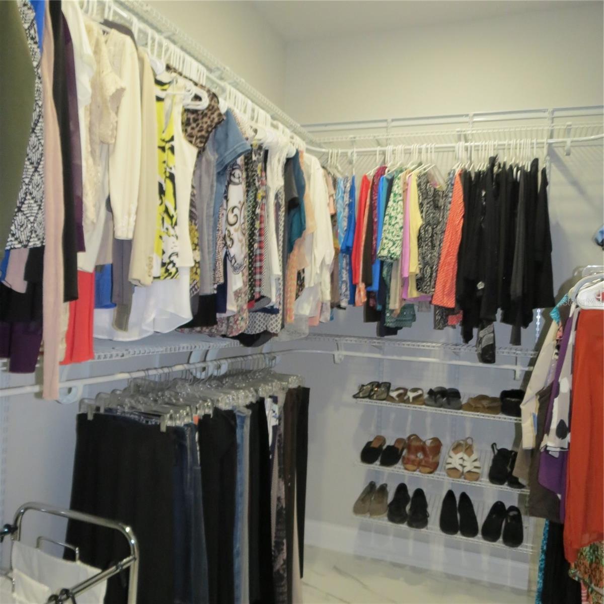 Image 24 of 46 For 6990 Bentridge Drive