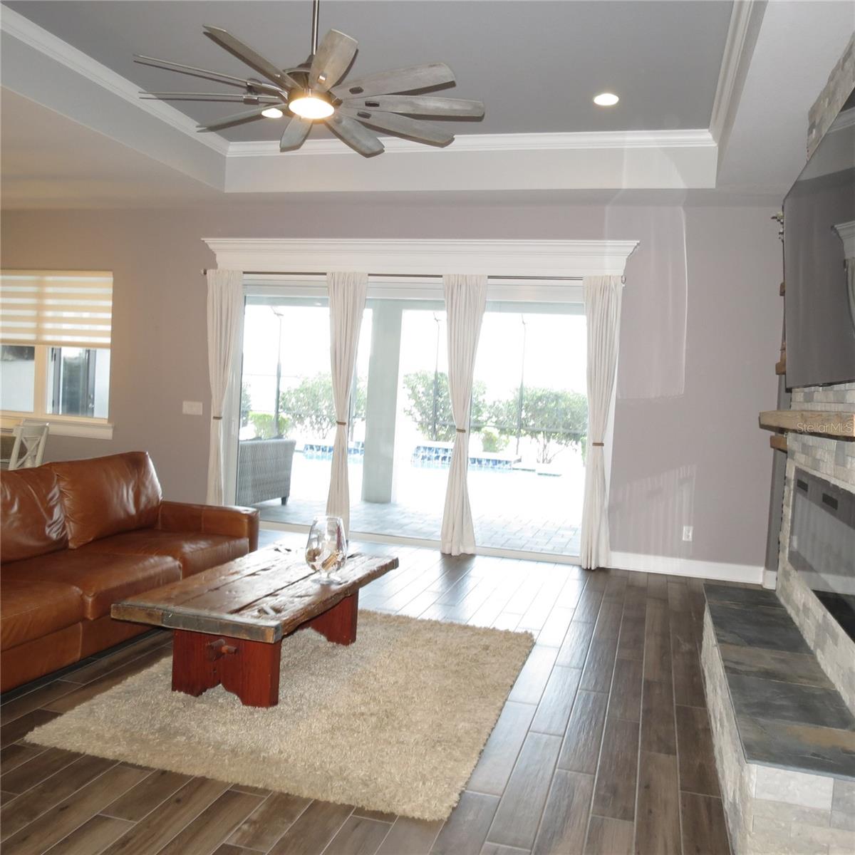 Image 4 of 46 For 6990 Bentridge Drive