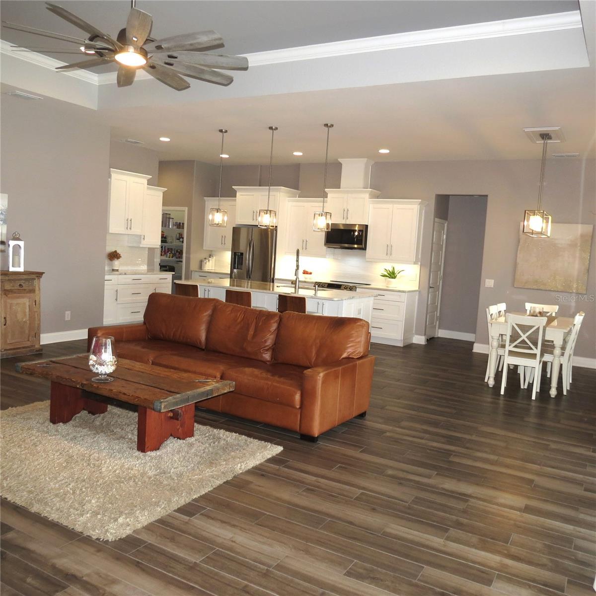 Image 8 of 46 For 6990 Bentridge Drive