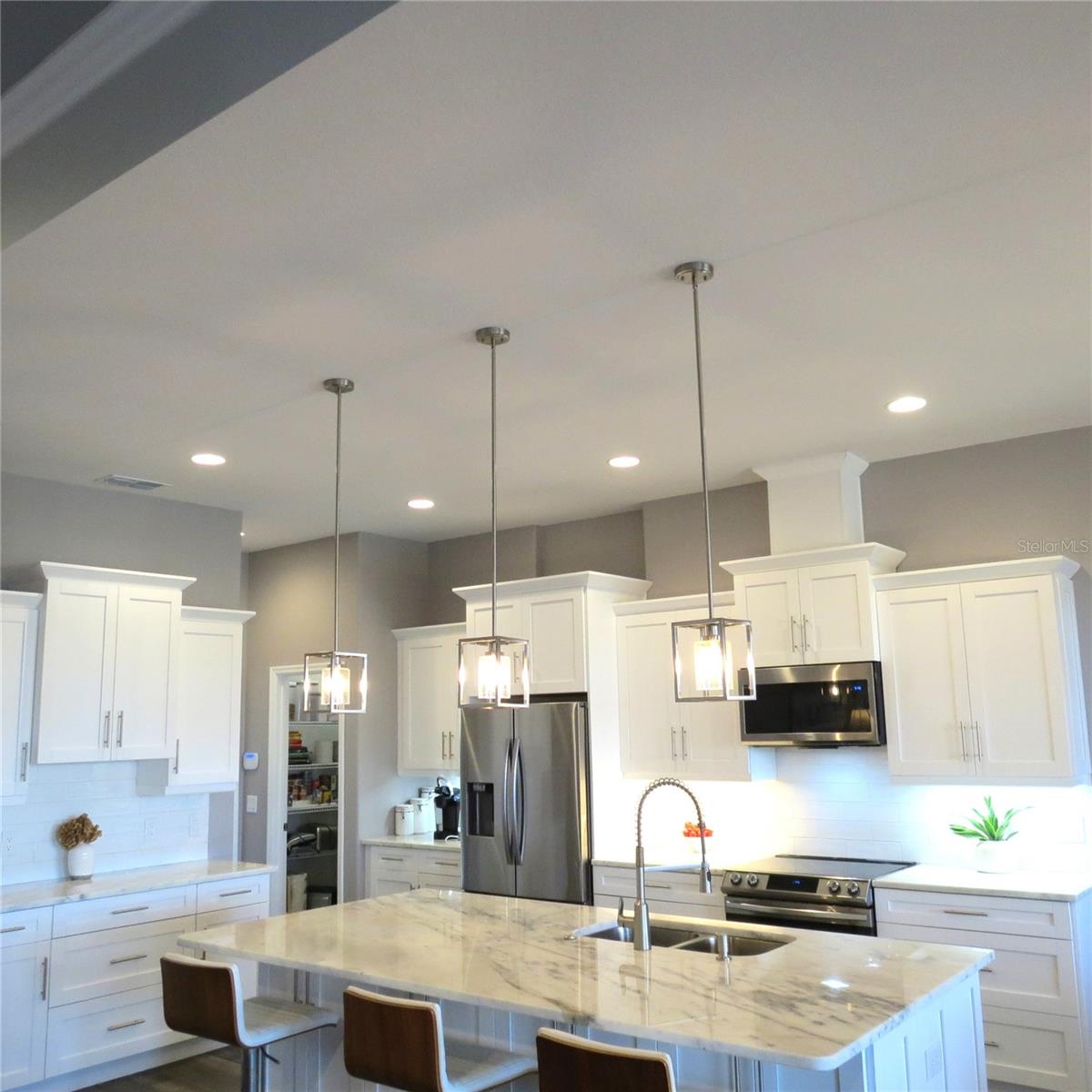 Image 9 of 46 For 6990 Bentridge Drive