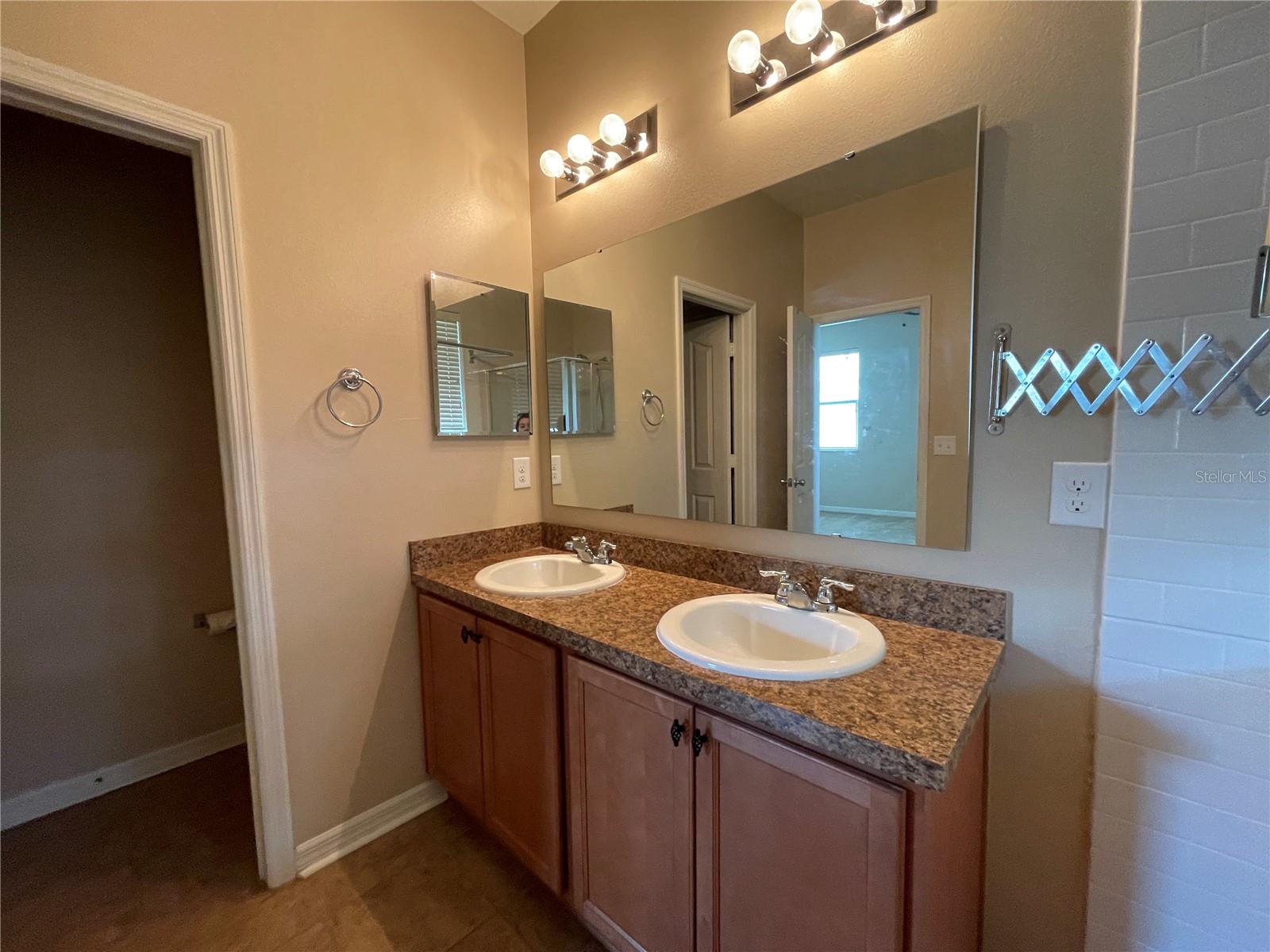 Image 12 of 23 For 10026 Weathers Loop