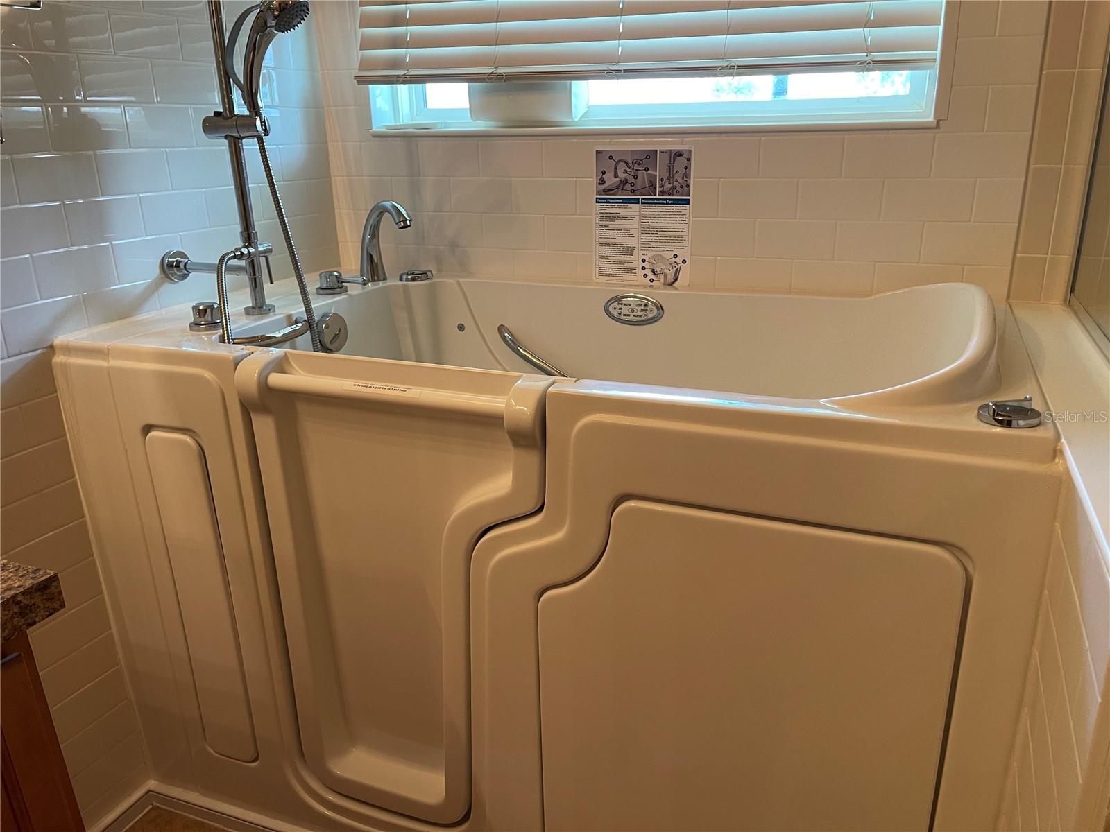 Image 14 of 23 For 10026 Weathers Loop