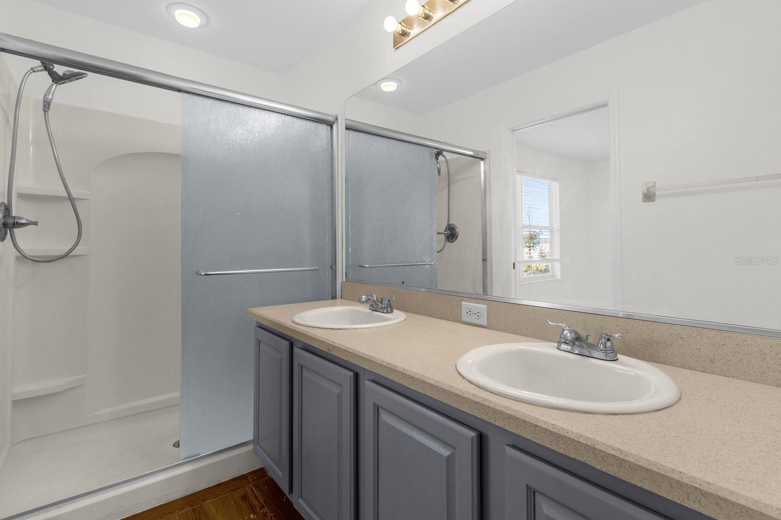 Image 13 of 33 For 5090 122nd Boulevard