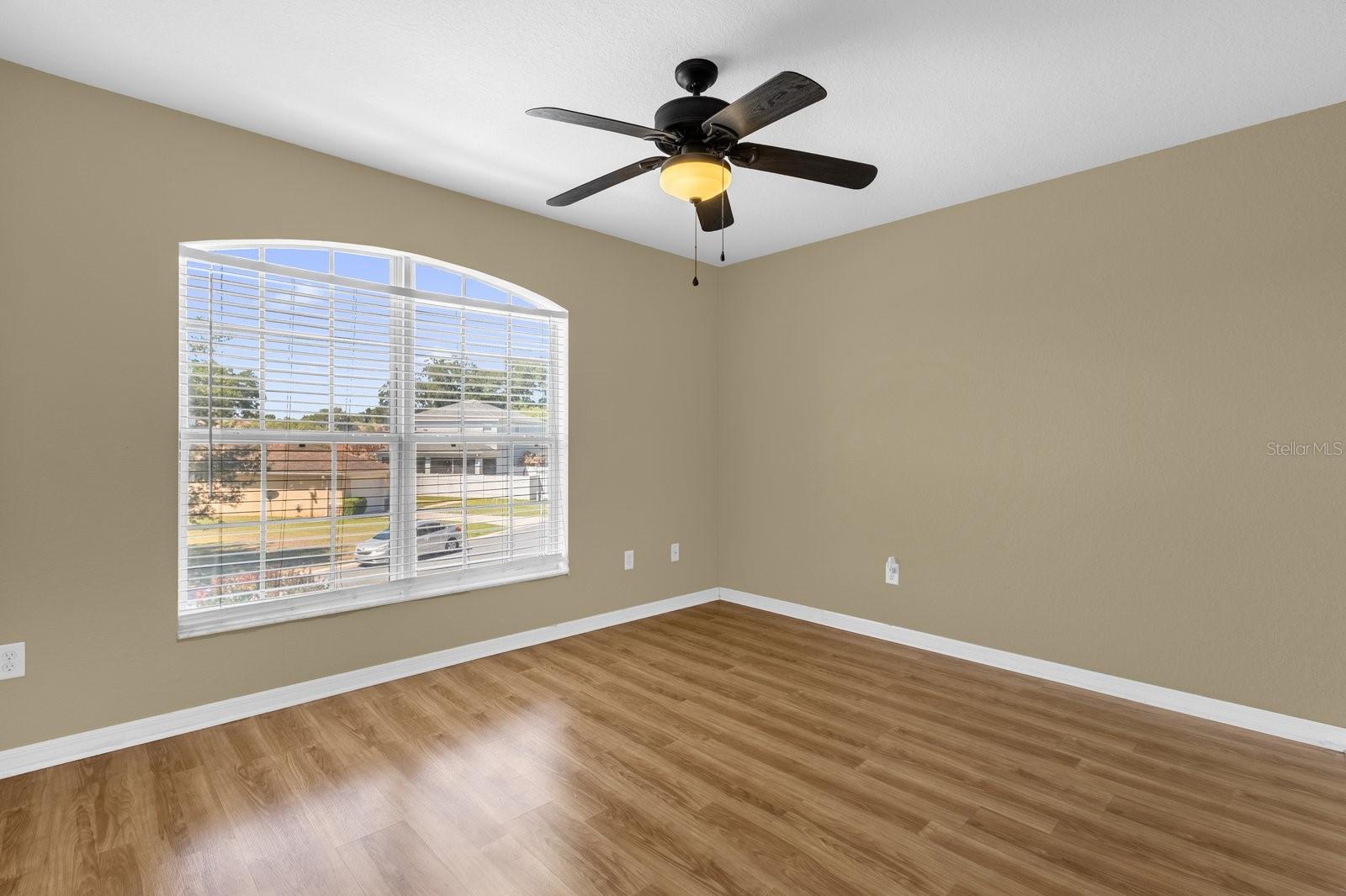 Image 14 of 33 For 5090 122nd Boulevard