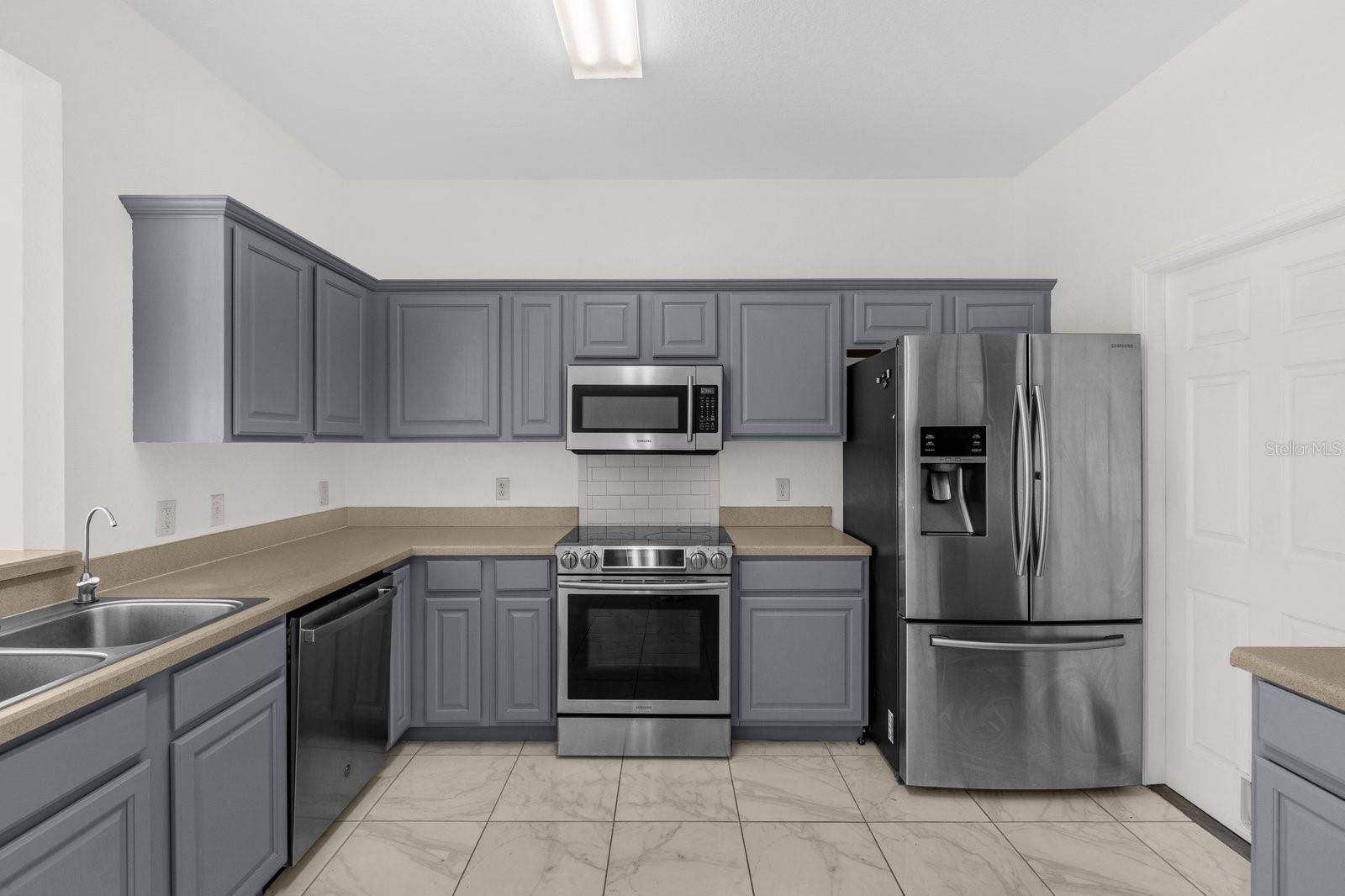 Image 7 of 33 For 5090 122nd Boulevard