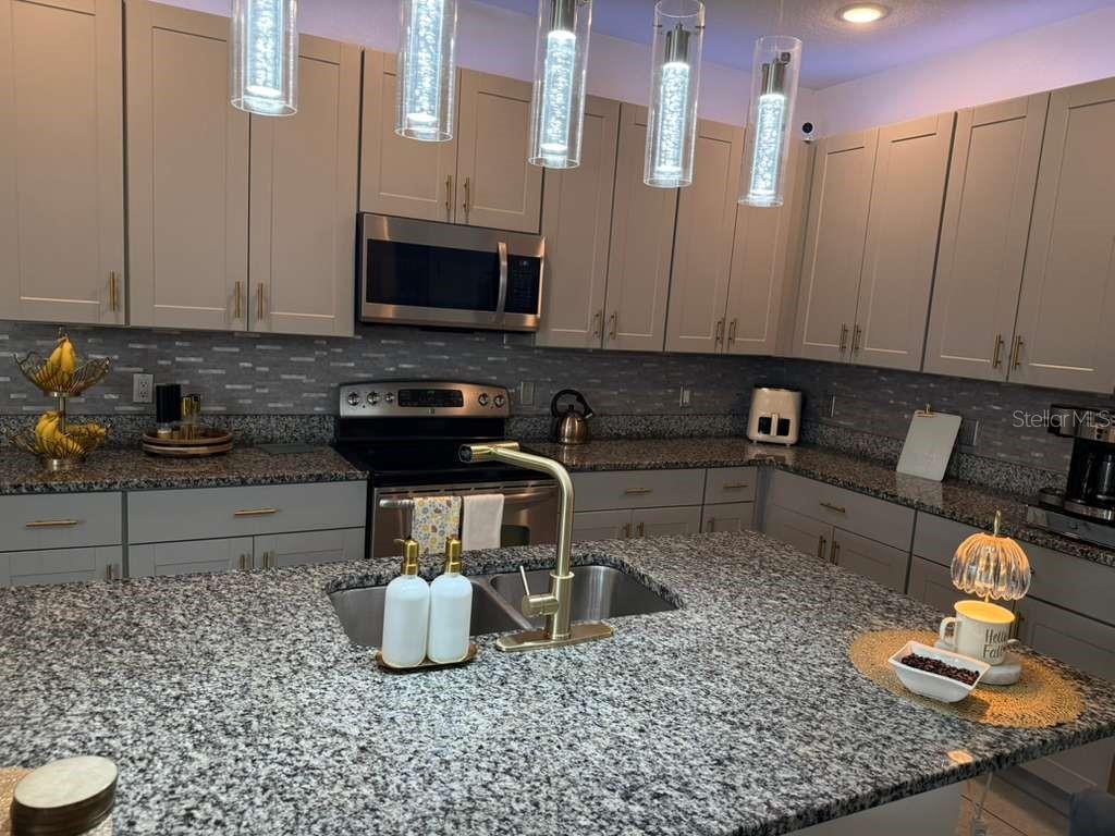 Image 2 of 18 For 570 Feltrim Manor Road