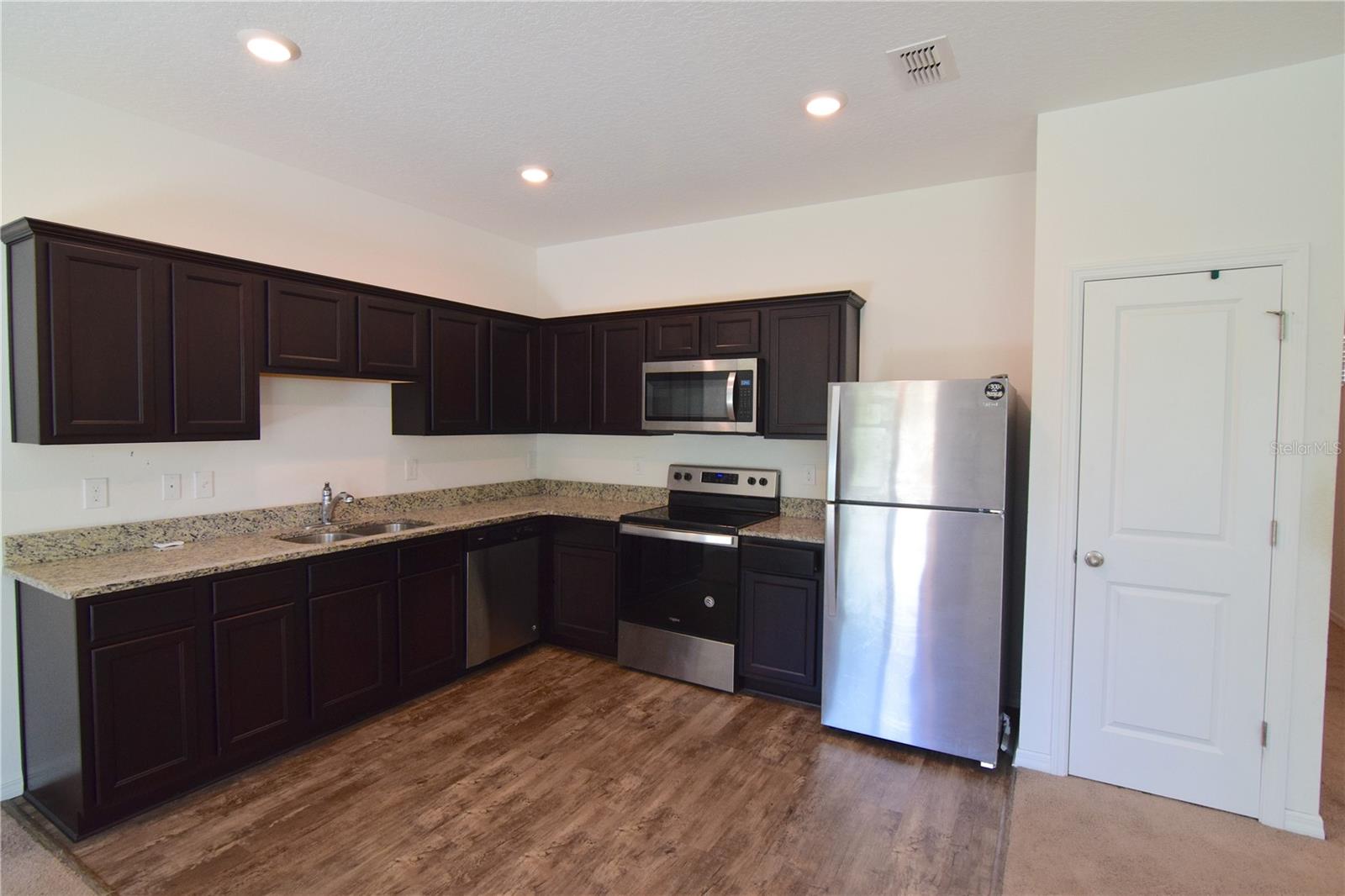 Image 4 of 22 For 855 Grandin Street