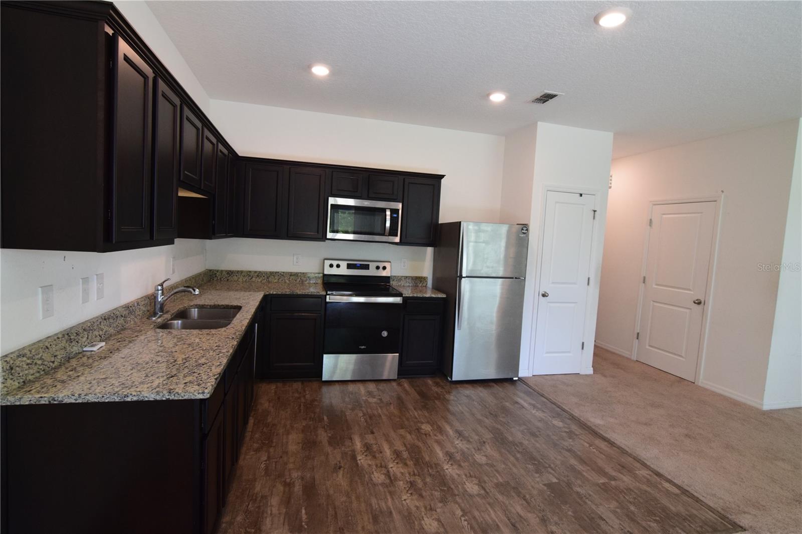 Image 6 of 22 For 855 Grandin Street