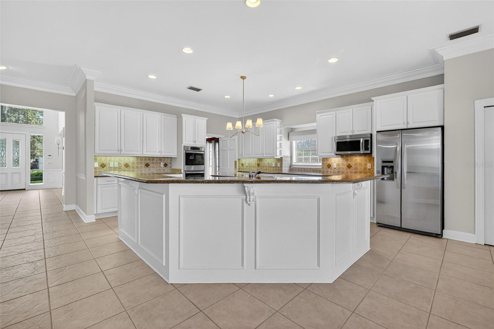 Image 17 of 61 For 1741 Edgewater Drive