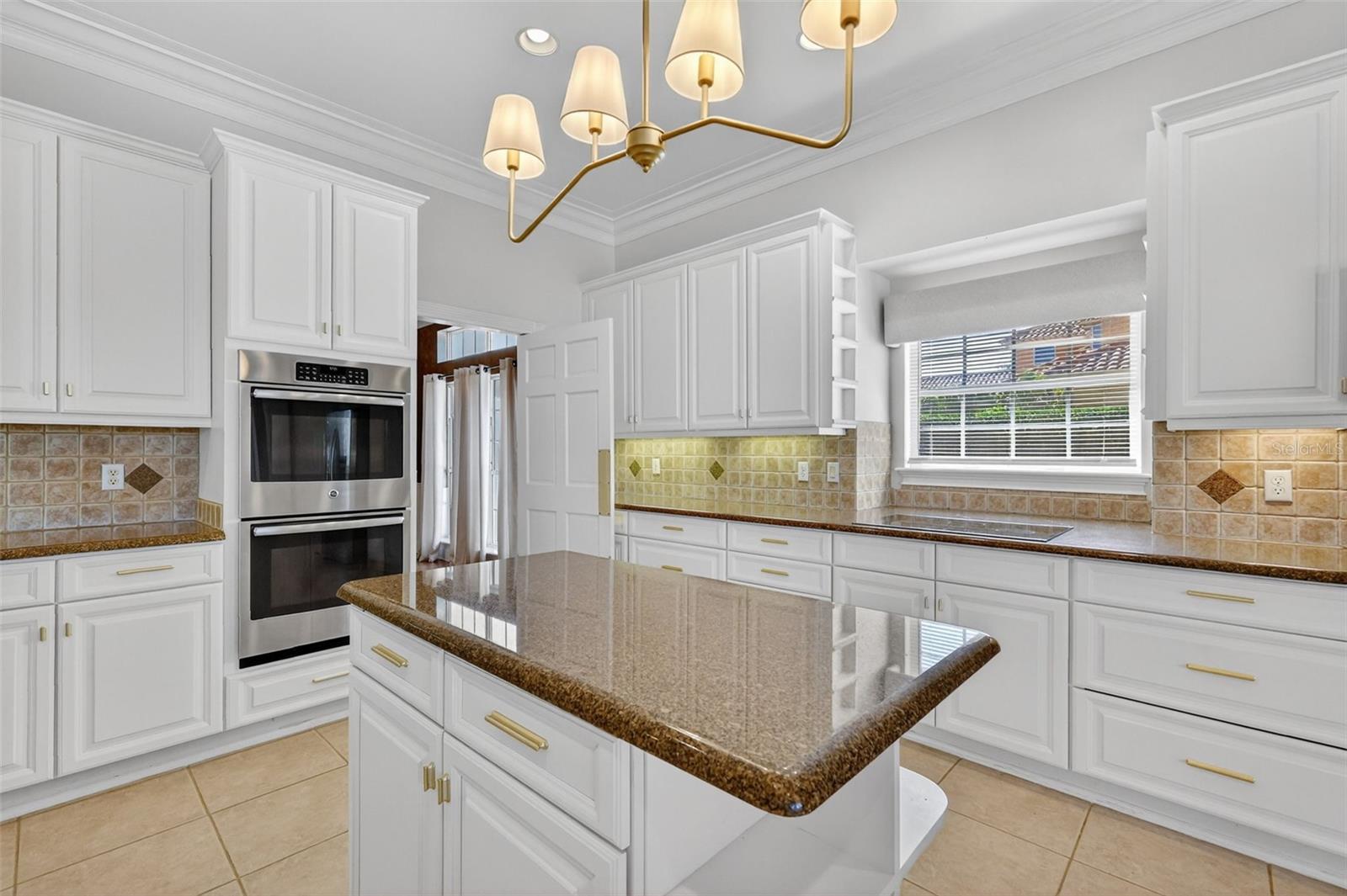 Image 21 of 61 For 1741 Edgewater Drive