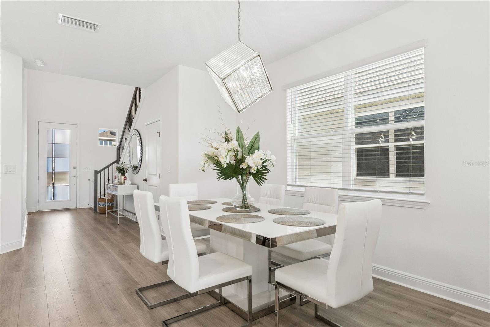 Image 11 of 37 For 1952 Sunshine Peak Drive