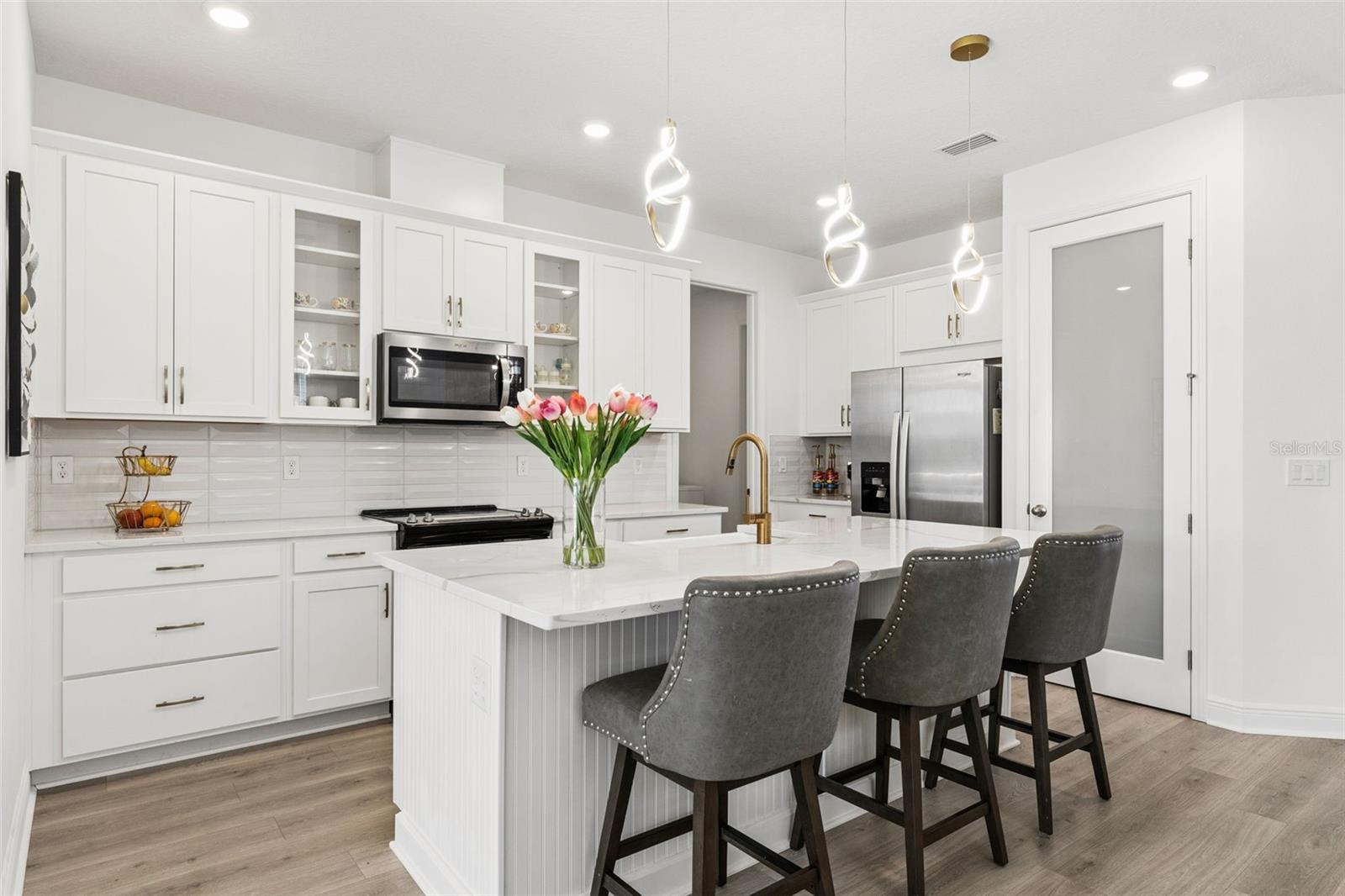 Image 2 of 37 For 1952 Sunshine Peak Drive