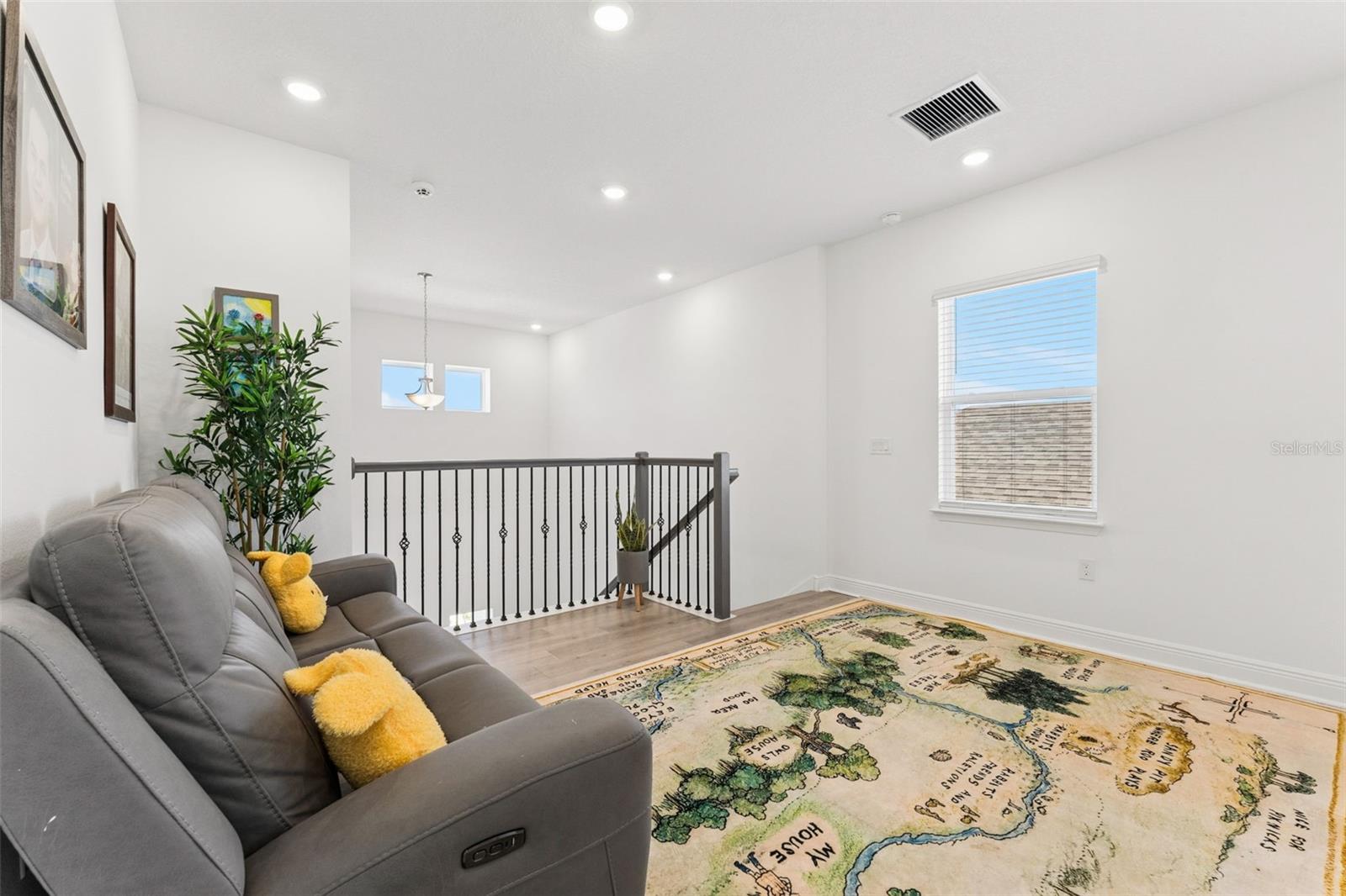 Image 21 of 37 For 1952 Sunshine Peak Drive