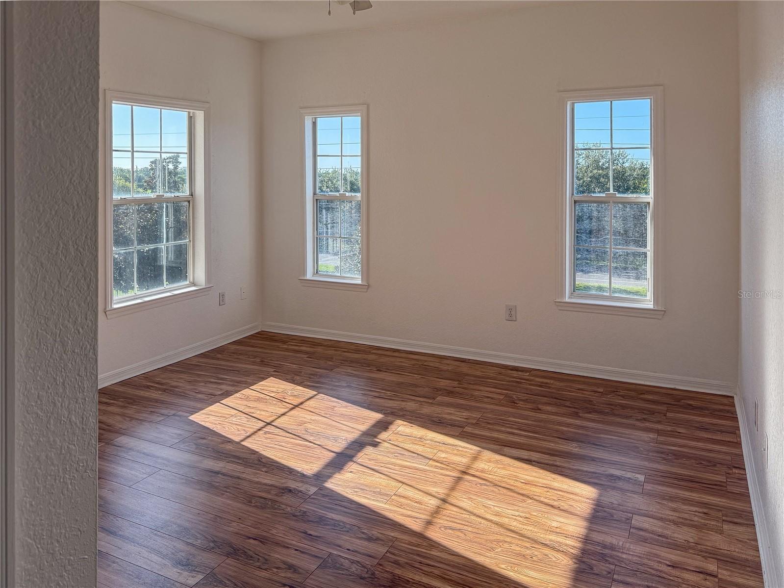 Image 15 of 30 For 3707 Conroy Road 1731