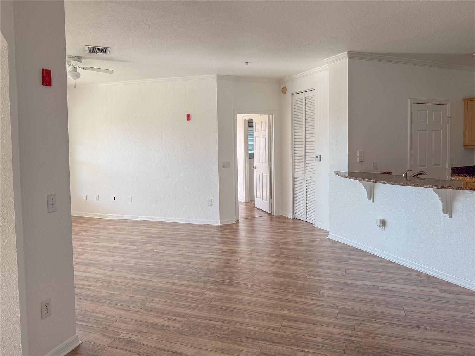 Image 3 of 30 For 3707 Conroy Road 1731