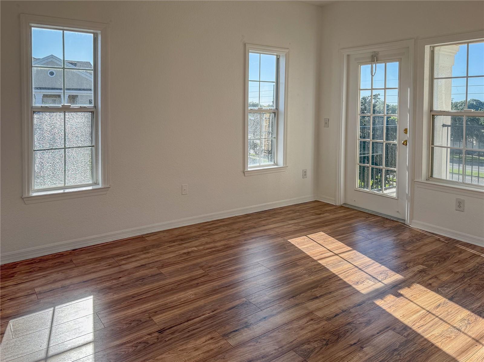 Image 7 of 30 For 3707 Conroy Road 1731