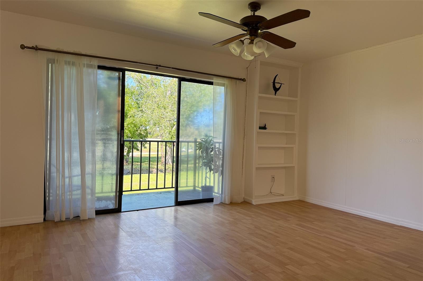 Listing photo id 11 for 1500 Virginia Avenue 209