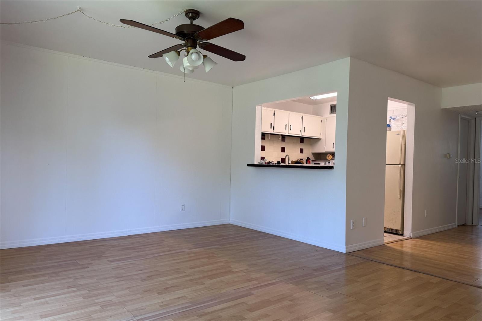 Listing photo id 12 for 1500 Virginia Avenue 209