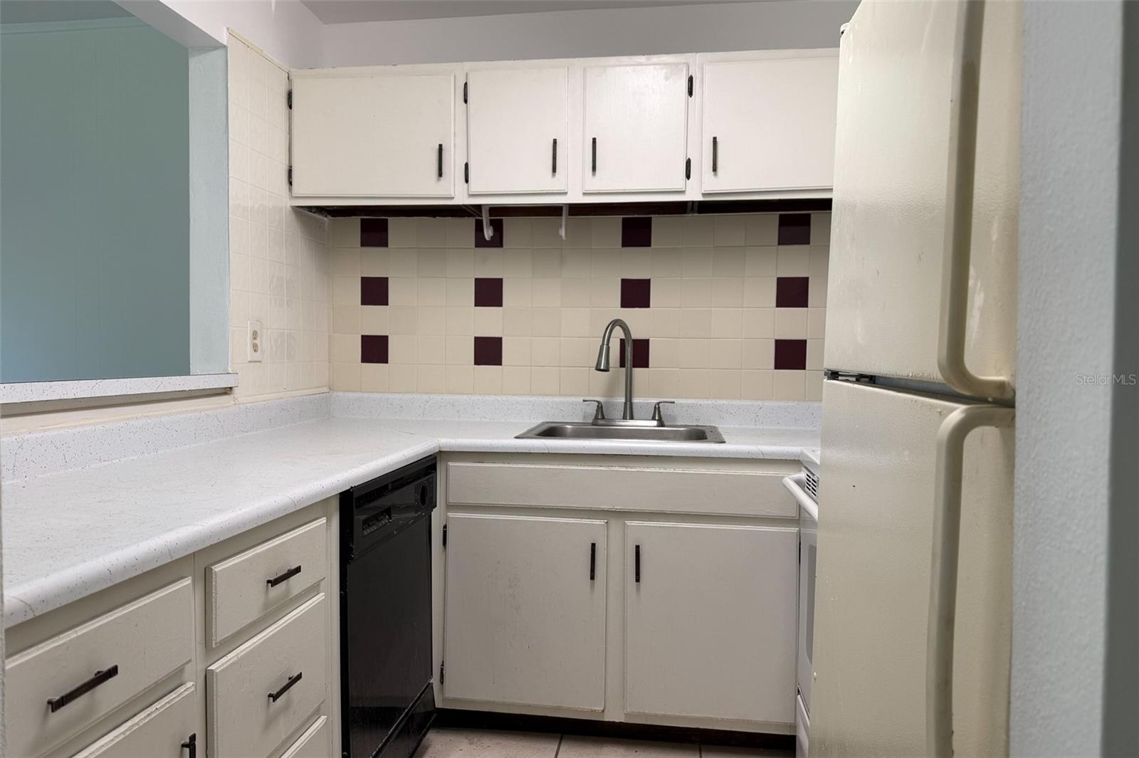 Listing photo id 14 for 1500 Virginia Avenue 209