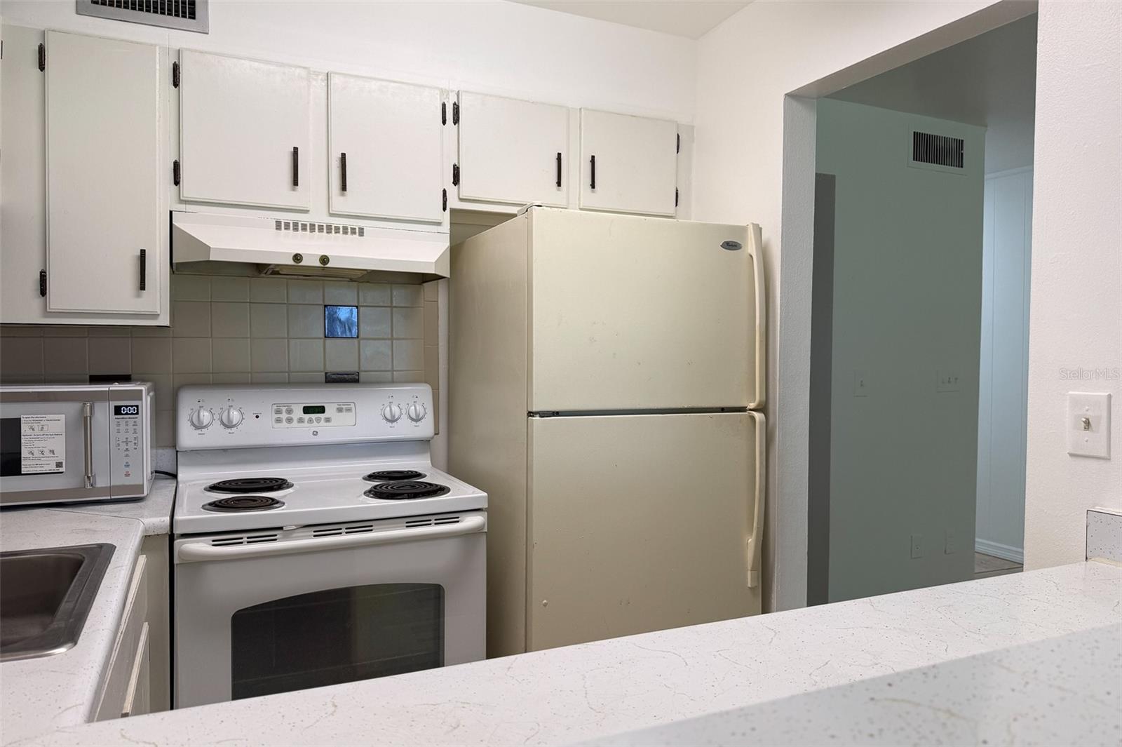 Listing photo id 15 for 1500 Virginia Avenue 209