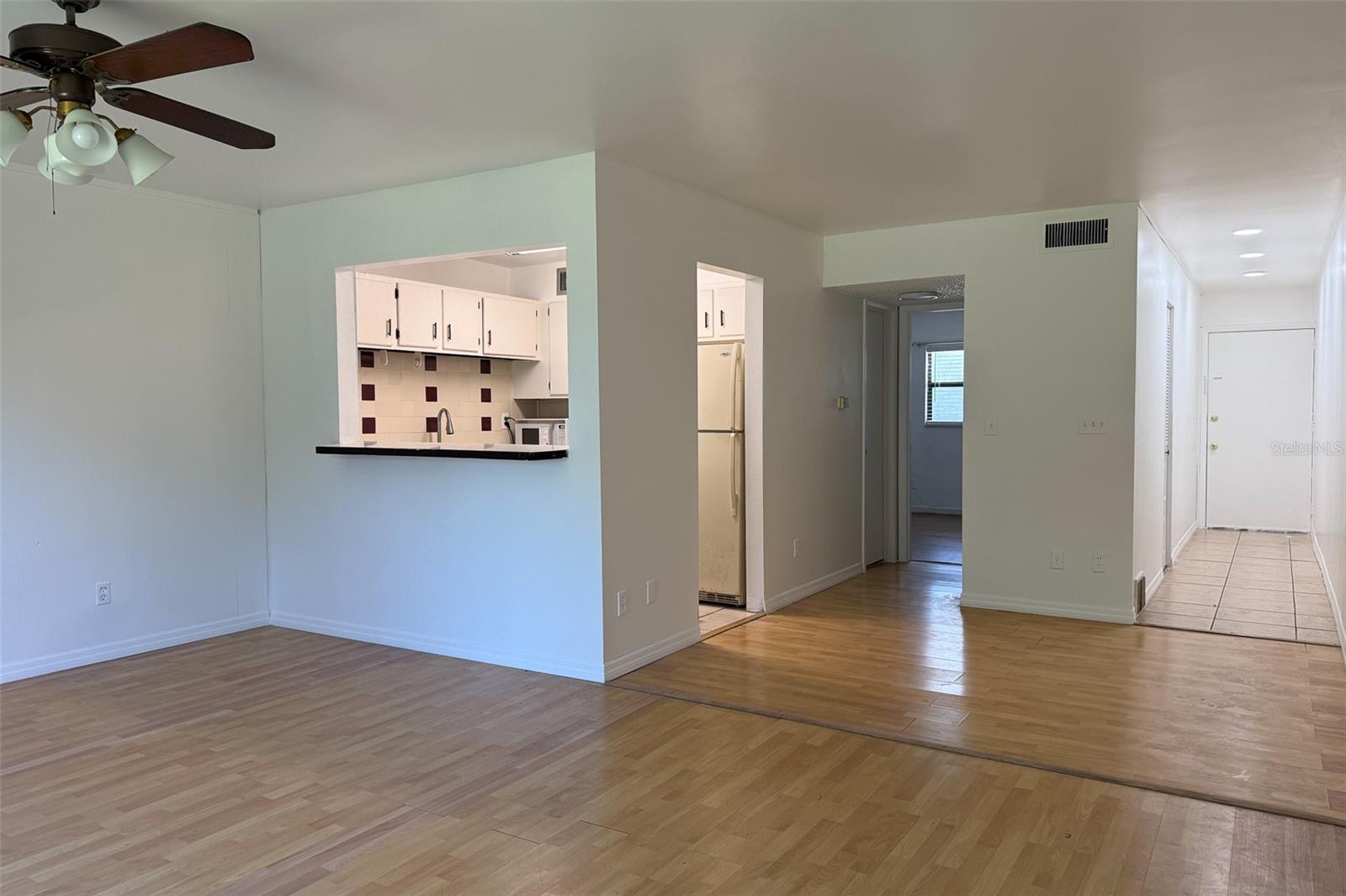 Listing photo id 16 for 1500 Virginia Avenue 209