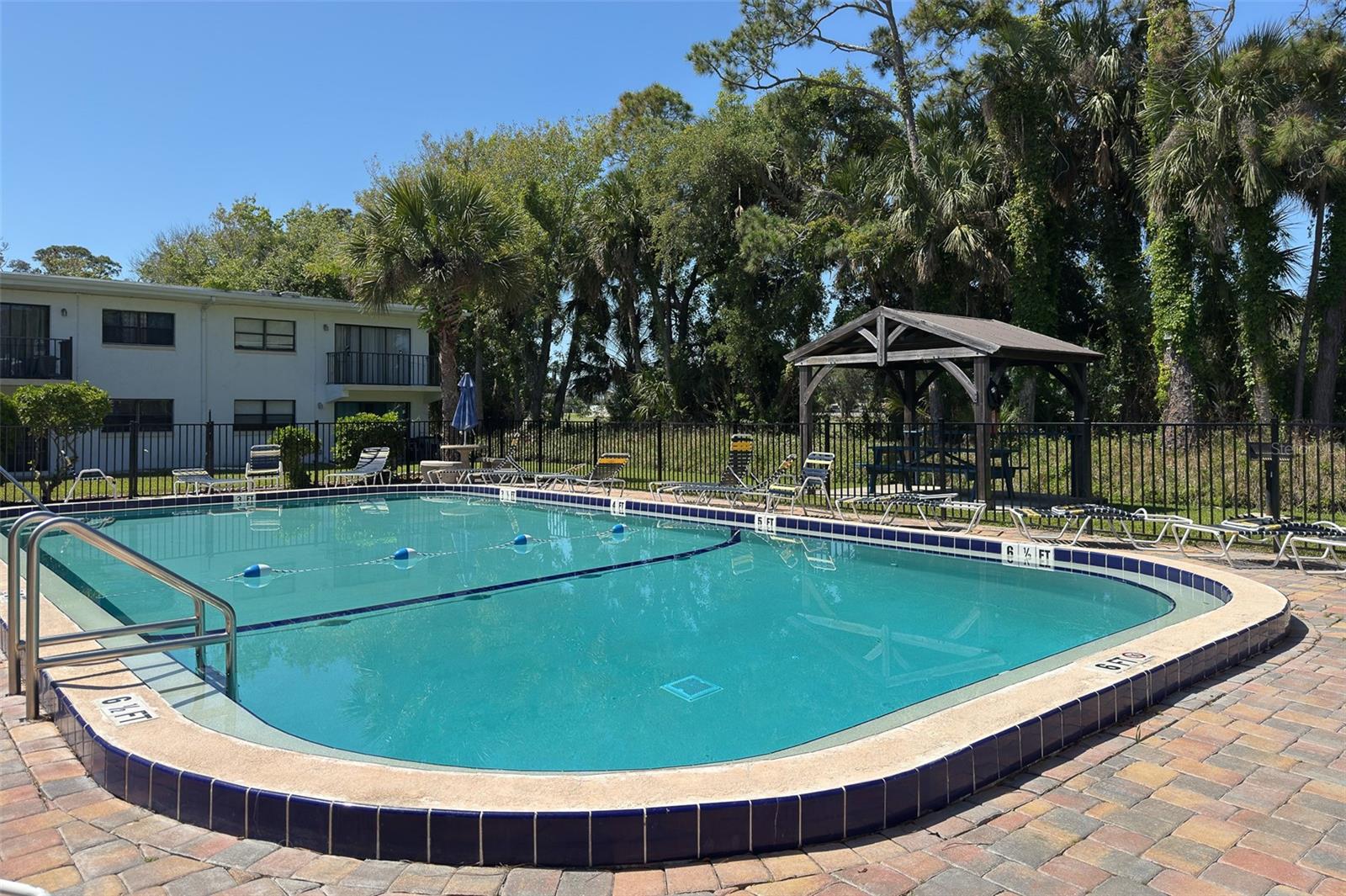 Listing photo id 19 for 1500 Virginia Avenue 209