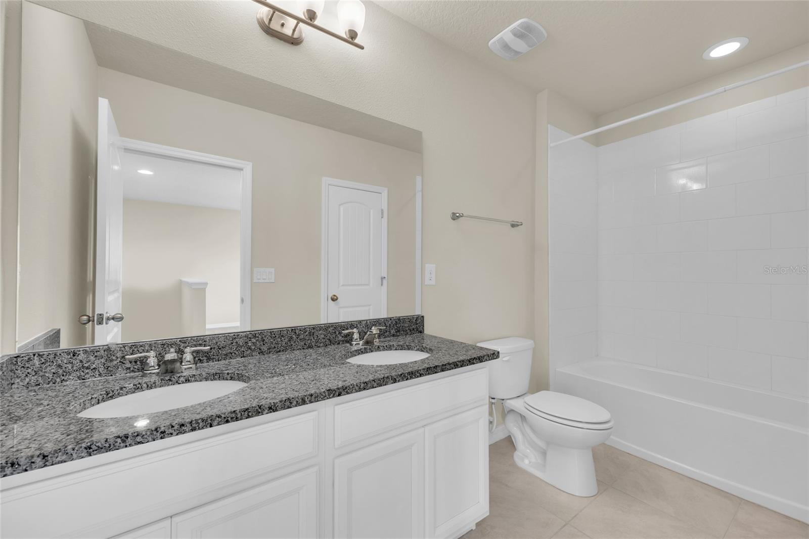 Image 19 of 37 For 16749 Harper Cove Drive