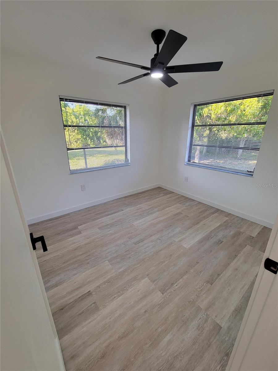 Image 10 of 27 For 328 Bay Street