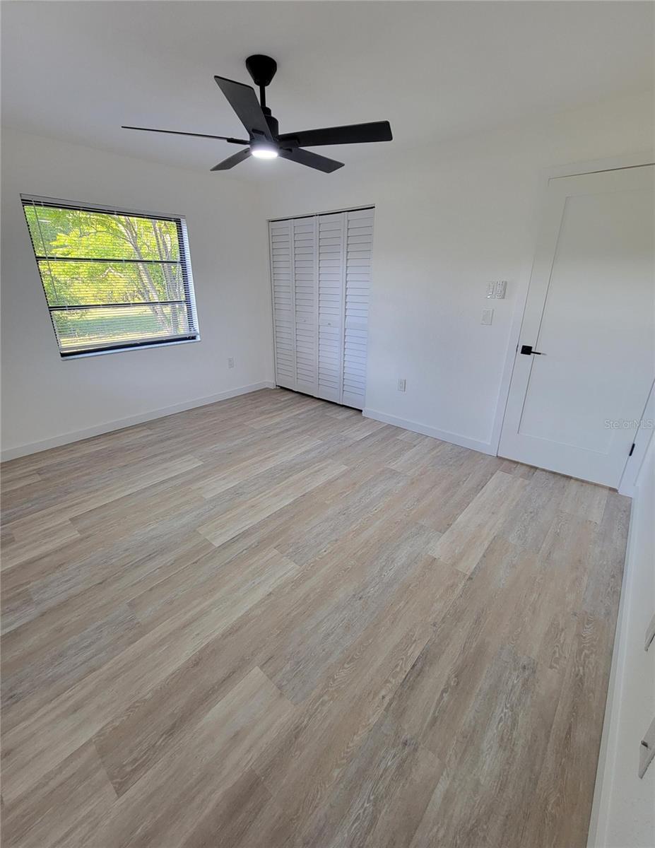 Image 14 of 27 For 328 Bay Street