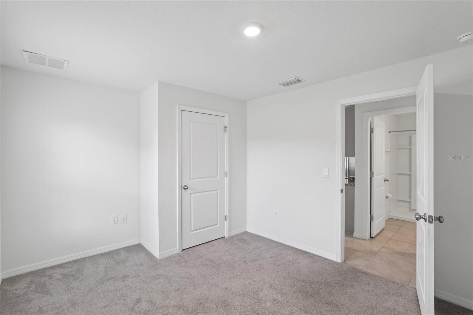 Image 18 of 44 For 7530 Broad Pointe Drive