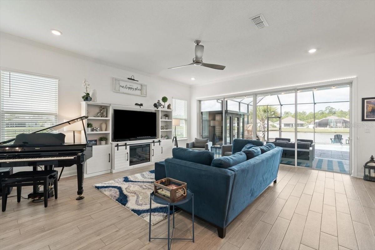 Image 17 of 81 For 105 Gypsum Place