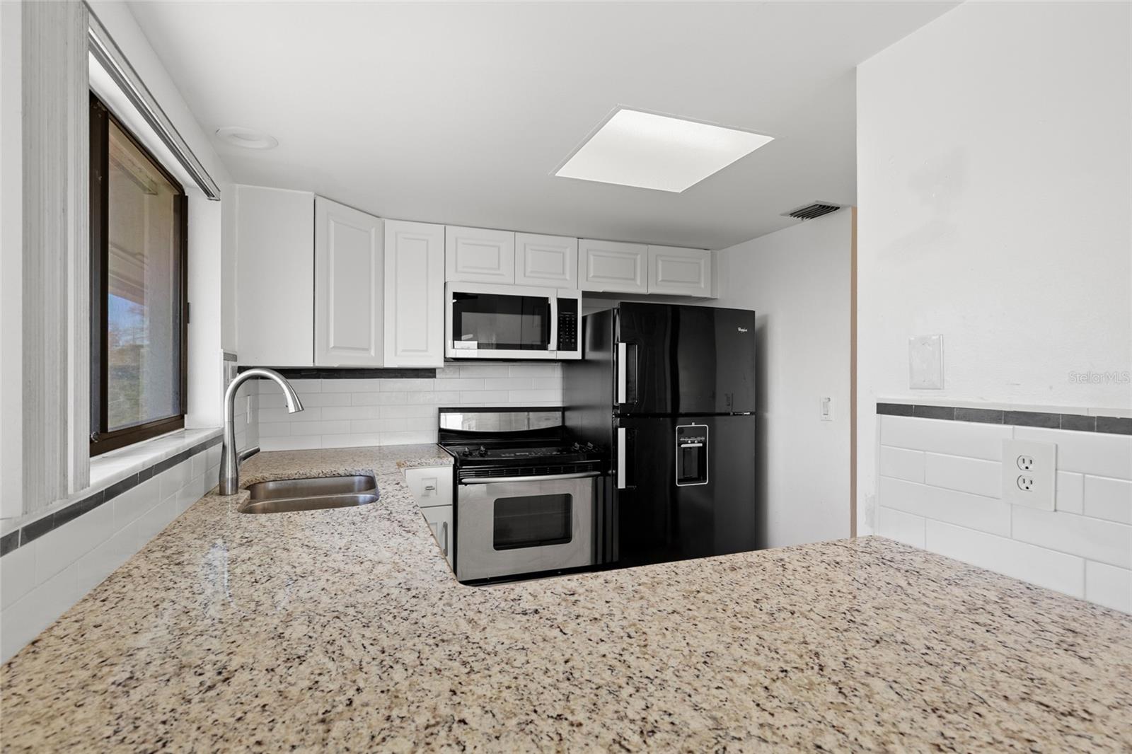 Image 8 of 41 For 1064 Lotus Parkway 941